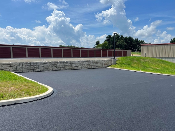 Facility photo: //images.sparefoot.com/medium/2280916504bd6f59c80.jpg