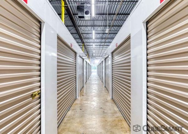 Facility photo: //images.sparefoot.com/medium/22809368835c35c7034.jpg
