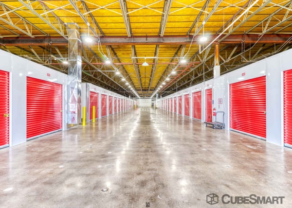 Facility photo: //images.sparefoot.com/medium/228113691eda05e8e5e.jpg