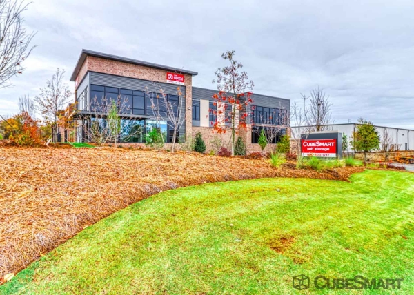 Storage Units at CubeSmart Self Storage GA Alpharetta Davis Dr - 11500 Davis Drive