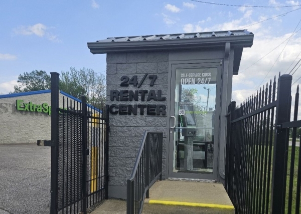 Facility photo: //images.sparefoot.com/medium/22832669e372d6b74dd.jpg