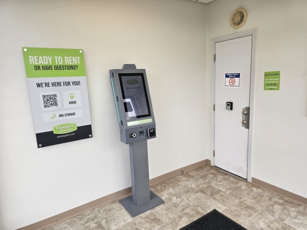 Facility photo: //images.sparefoot.com/medium/22832969e372e25a75b.jpg