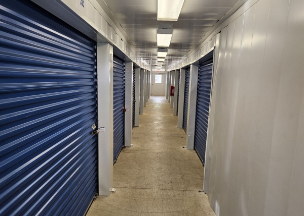Facility photo: //images.sparefoot.com/medium/22833669ea0a3c9e4d0.jpg