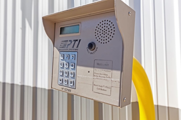 Facility photo: //images.sparefoot.com/medium/22835069943213dbbcf.jpg