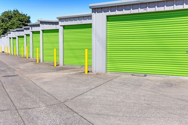 Facility photo: //images.sparefoot.com/medium/228350699432158f32a.jpg