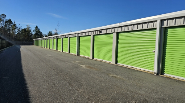 Facility photo: //images.sparefoot.com/medium/2283596896313d3264e.jpg