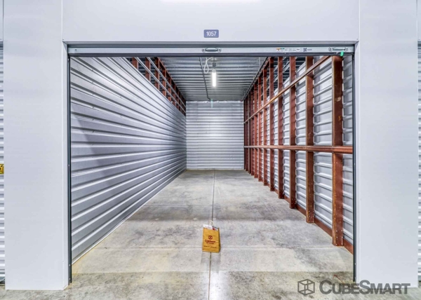 Facility photo: //images.sparefoot.com/medium/228367688333c251c52.jpg