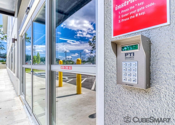 Facility photo: //images.sparefoot.com/medium/22836768945e7c97337.jpg