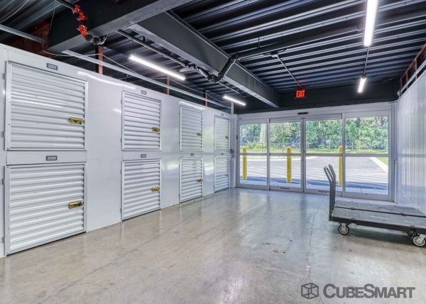 Facility photo: //images.sparefoot.com/medium/22836768945e7eba184.jpg