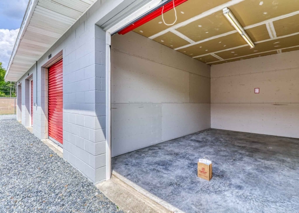 Storage Units at CubeSmart Self Storage - 2120 Windsor Drive - 2120 Windsor Drive