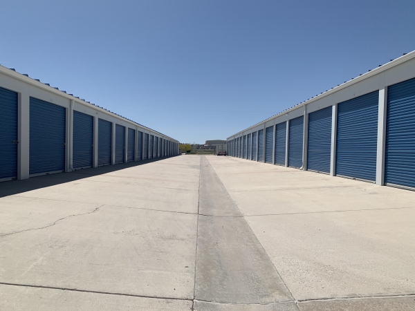 Facility photo: //images.sparefoot.com/medium/2283956661d9b05b21f.jpg