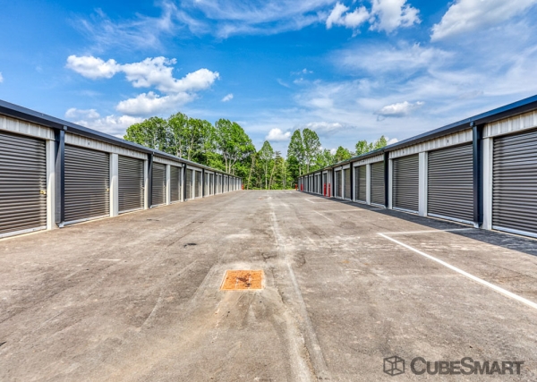 Facility photo: //images.sparefoot.com/medium/2284346880965d064e7.jpg