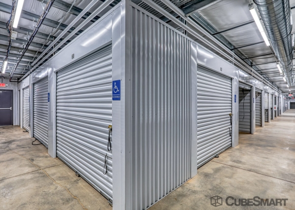 Facility photo: //images.sparefoot.com/medium/2284346880965e158a9.jpg