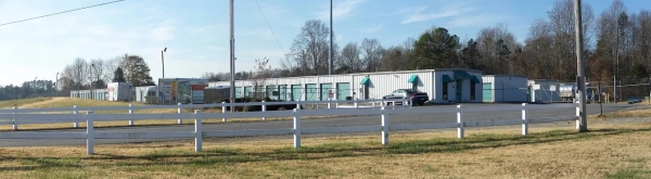 Facility photo: //images.sparefoot.com/medium/22845468c460d66e1fc.jpg