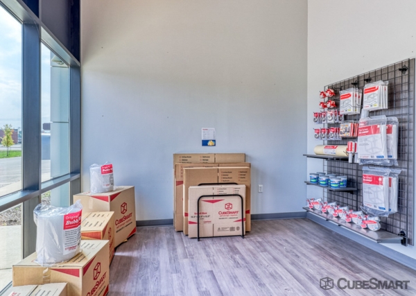 Facility photo: //images.sparefoot.com/medium/2284616890638bb203c.jpg