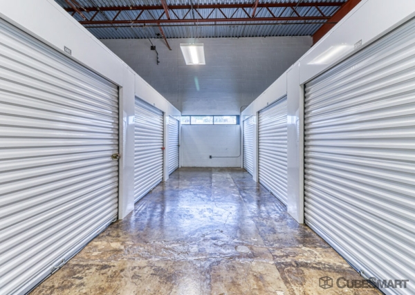 Facility photo: //images.sparefoot.com/medium/2284616a33ad8857560.jpg