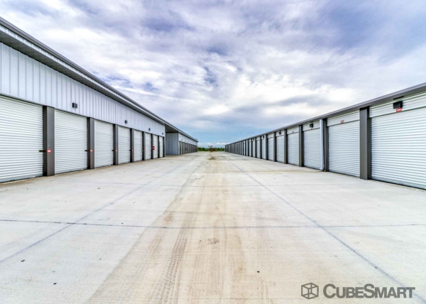 Storage Units at CubeSmart Self Storage - 7930 Southwest Loop - 7930 Southwest Loop 410