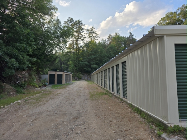 Facility photo: //images.sparefoot.com/medium/22848968600ec8e4dee.jpg