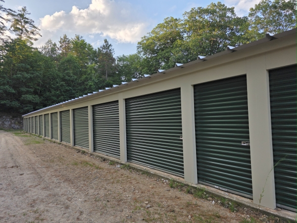 Facility photo: //images.sparefoot.com/medium/22848968600ee96a578.jpg