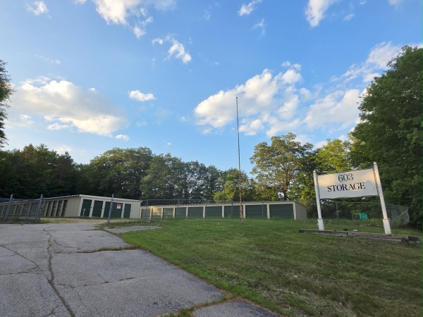 Facility photo: //images.sparefoot.com/medium/22848968628e19ed47e.jpg