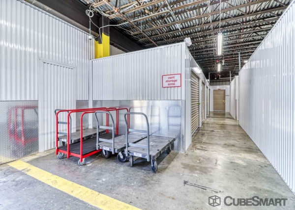 Facility photo: //images.sparefoot.com/medium/2284976883216ede848.jpg