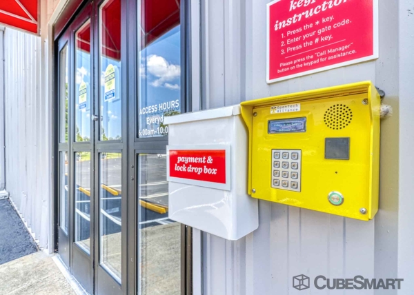 Facility photo: //images.sparefoot.com/medium/228497689444f481d65.jpg
