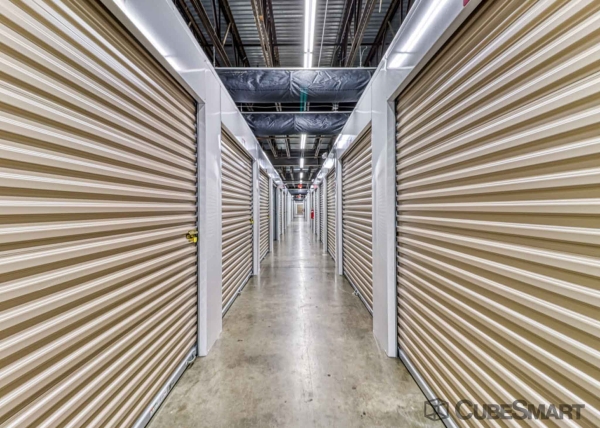 Facility photo: //images.sparefoot.com/medium/22849769e07ee33da5a.jpg
