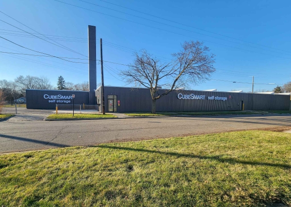 Storage Units at CubeSmart Self Storage - MI Kalamazoo Cobb Ave - 831 Cobb Avenue