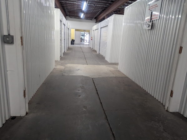 Facility photo: //images.sparefoot.com/medium/22855269050ed293b4d.jpg