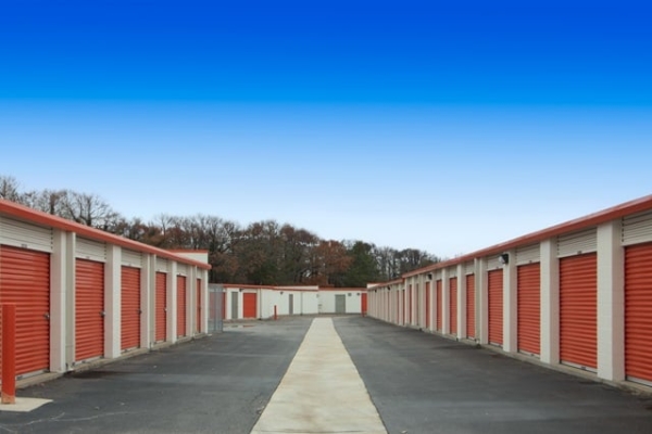 Facility photo: //images.sparefoot.com/medium/22856769ff3294ea1f8.jpg