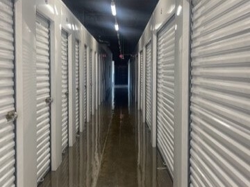 Facility photo: //images.sparefoot.com/medium/2286726973c7a775dbf.jpg