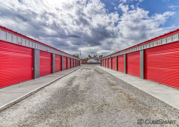 Facility photo: //images.sparefoot.com/medium/22868068905227b6c6e.jpg