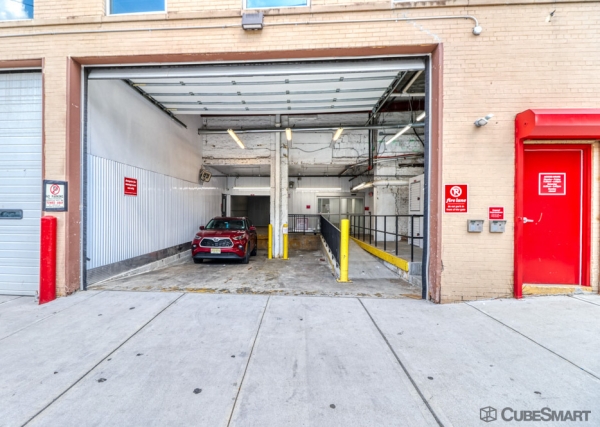 Facility photo: //images.sparefoot.com/medium/228761693a951415662.jpg