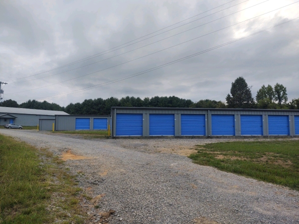 Facility photo: //images.sparefoot.com/medium/228772698560834c4ff.jpg