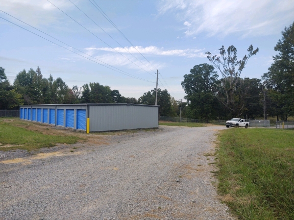 Facility photo: //images.sparefoot.com/medium/228772698560858be4e.jpg