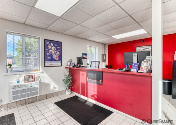 Facility photo: //images.sparefoot.com/medium/228812688c8674b2062.jpg