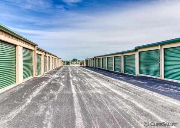 Facility photo: //images.sparefoot.com/medium/22881568835ec2c3c99.jpg