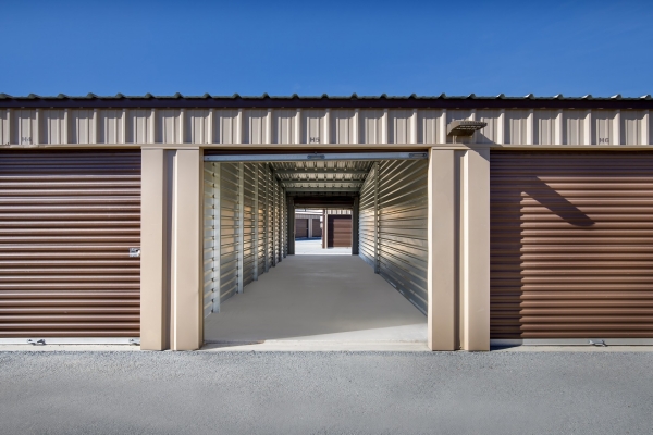 Facility photo: //images.sparefoot.com/medium/228820657b37ad23f85.jpg