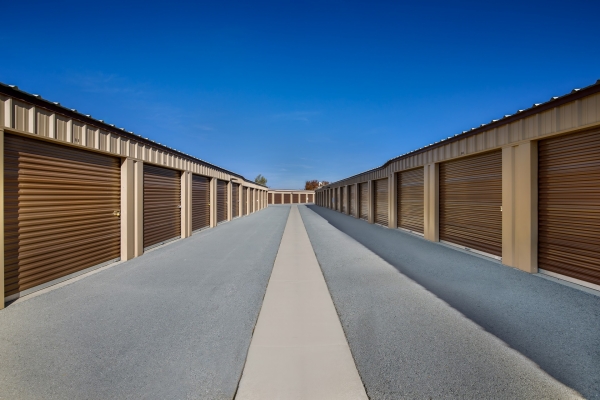 Facility photo: //images.sparefoot.com/medium/228820657b37b043c28.jpg