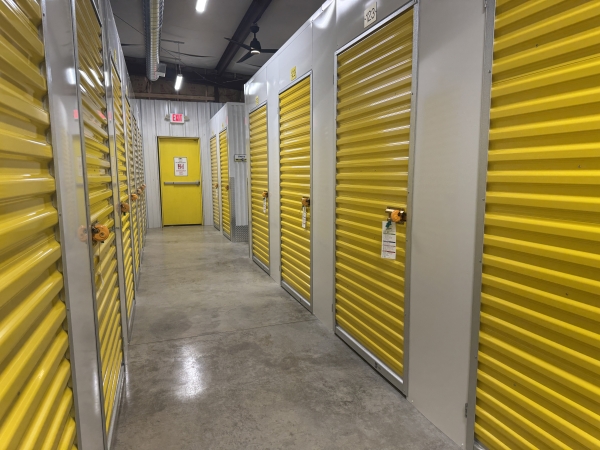 Facility photo: //images.sparefoot.com/medium/2288356a0640db6d62d.jpg