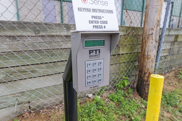Facility photo: //images.sparefoot.com/medium/22884568ae0c71df017.jpg