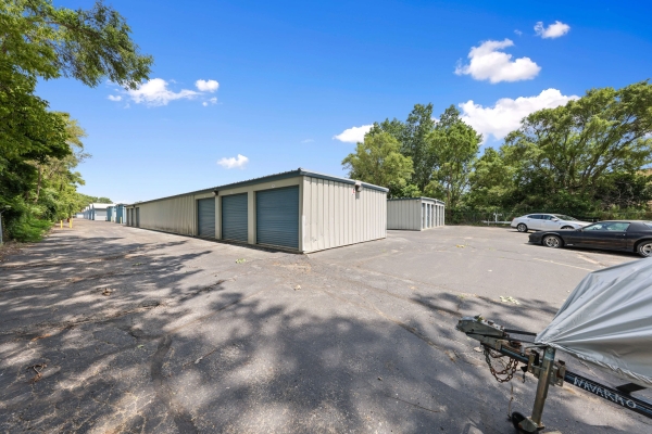 Facility photo: //images.sparefoot.com/medium/22884568ae0cfe8456b.jpg