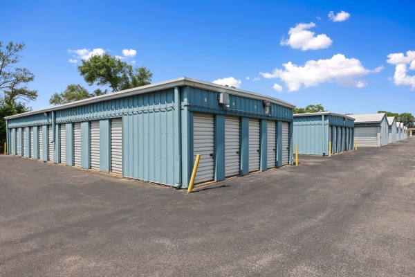 Facility photo: //images.sparefoot.com/medium/22884568ae0d6f25784.jpg