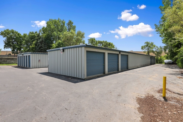 Facility photo: //images.sparefoot.com/medium/22884568ae0d7cd42ff.jpg