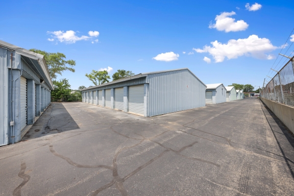 Facility photo: //images.sparefoot.com/medium/22884568ae0ec20f1b7.jpg