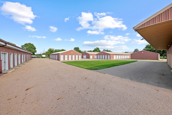Facility photo: //images.sparefoot.com/medium/22884668b07dd73dea5.jpg