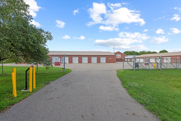 Facility photo: //images.sparefoot.com/medium/22884668b08801ec4d8.jpg