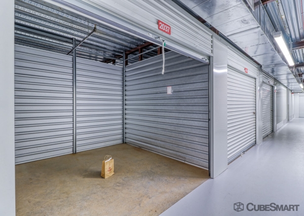 Storage Units at CubeSmart Self Storage FL Orlando E Colonial Dr - 14545 East Colonial Drive