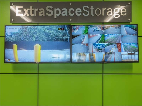 Storage Units at Extra Space Storage - 1935 - Knoxville - Middlebrook Pike - 8627 Middlebrook Pike