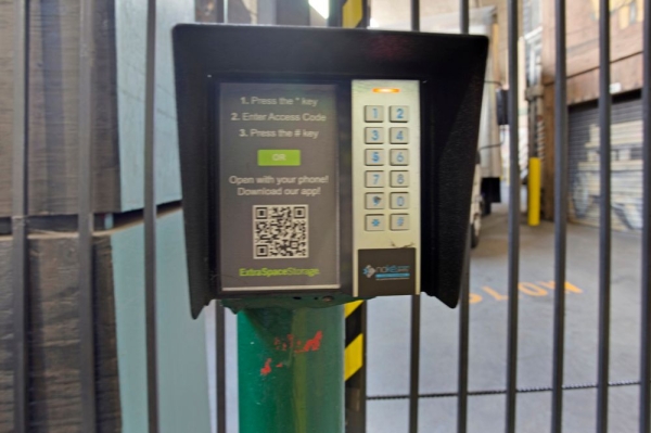 Facility photo: //images.sparefoot.com/medium/22891769942e053fec0.jpg